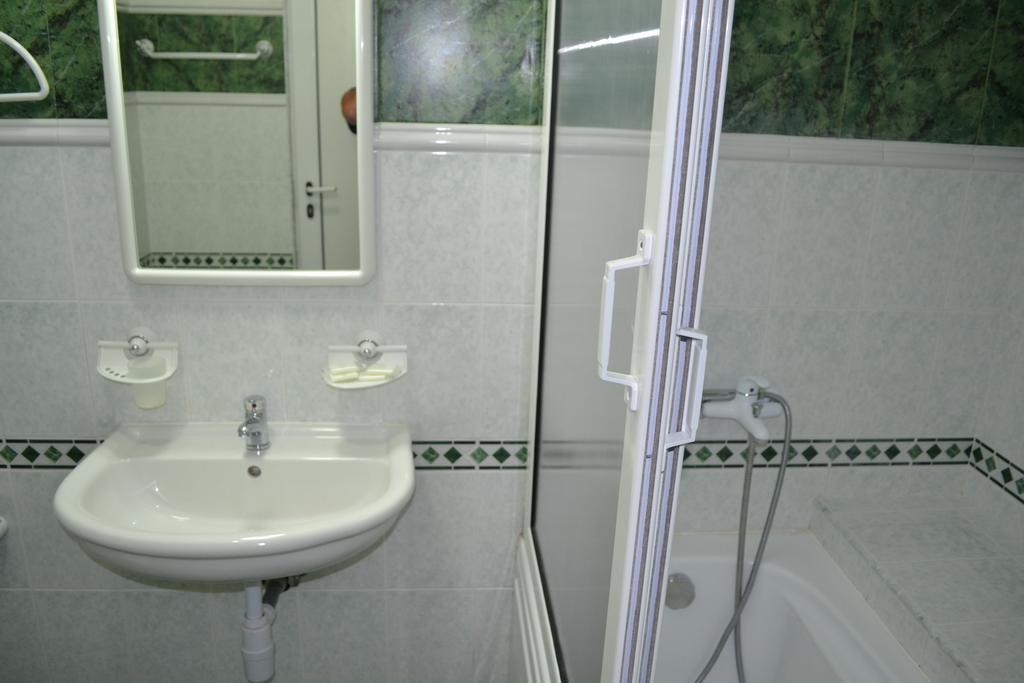 Family Hotel Magnolia Balchik Ruang foto