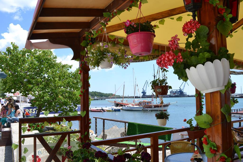 Family Hotel Magnolia Balchik Bagian luar foto