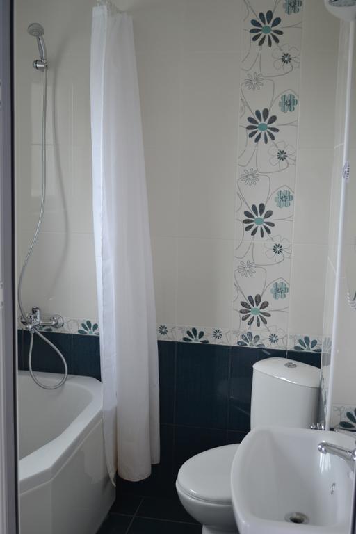 Family Hotel Magnolia Balchik Bagian luar foto