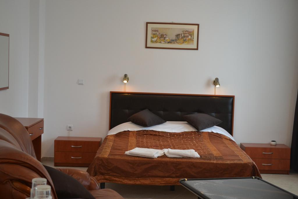 Family Hotel Magnolia Balchik Ruang foto