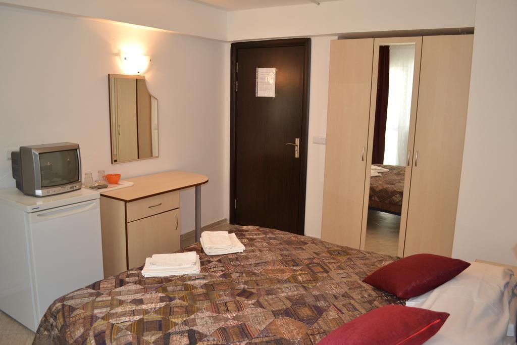 Family Hotel Magnolia Balchik Ruang foto
