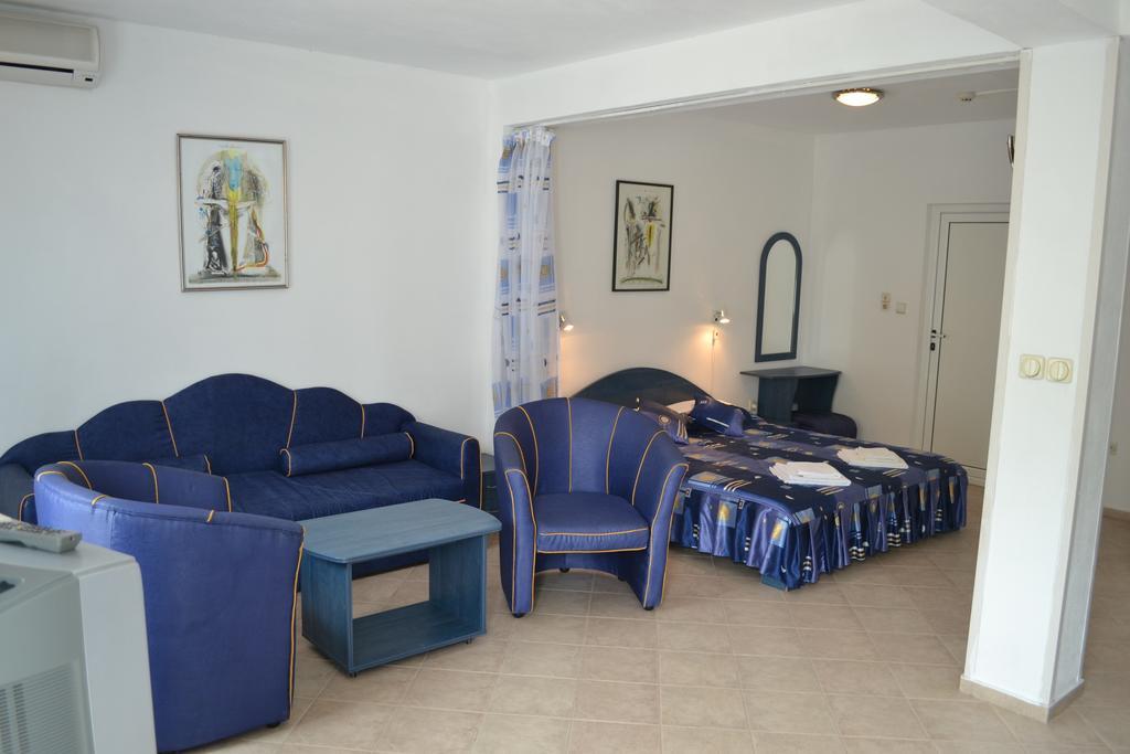 Family Hotel Magnolia Balchik Ruang foto