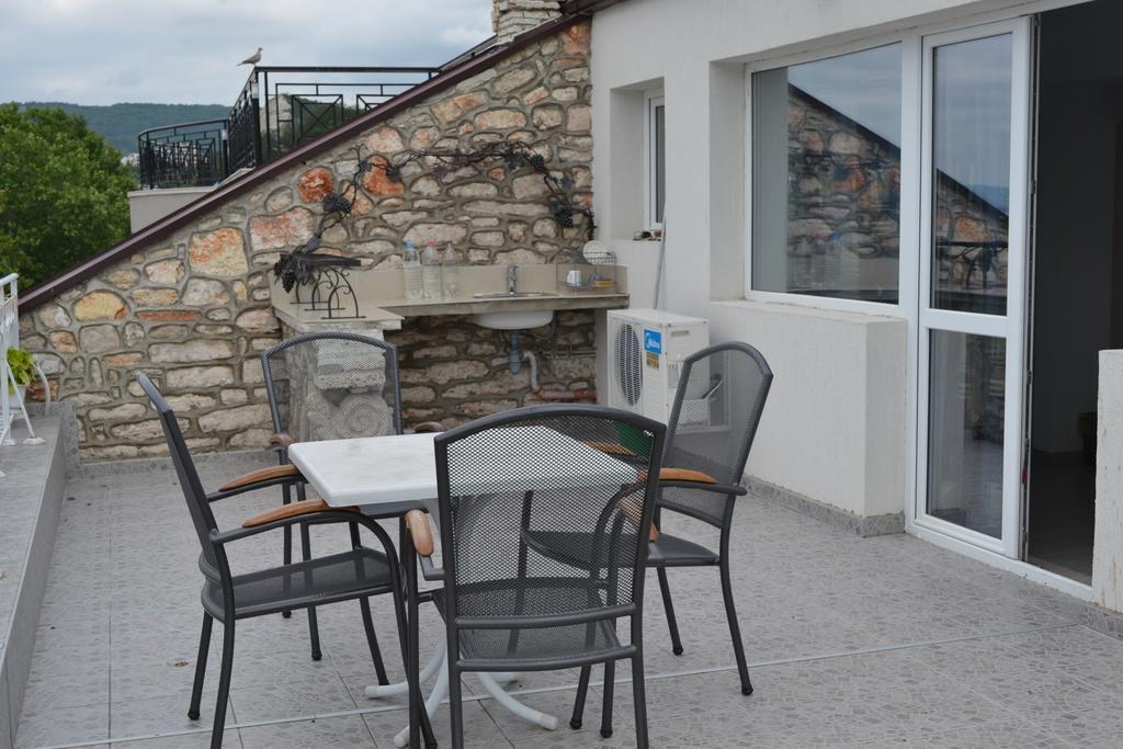 Family Hotel Magnolia Balchik Bagian luar foto